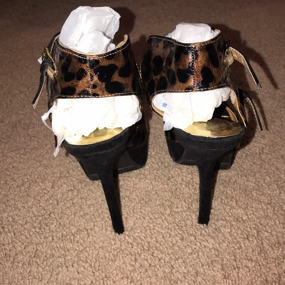 Platform cheetah peep-toe heels